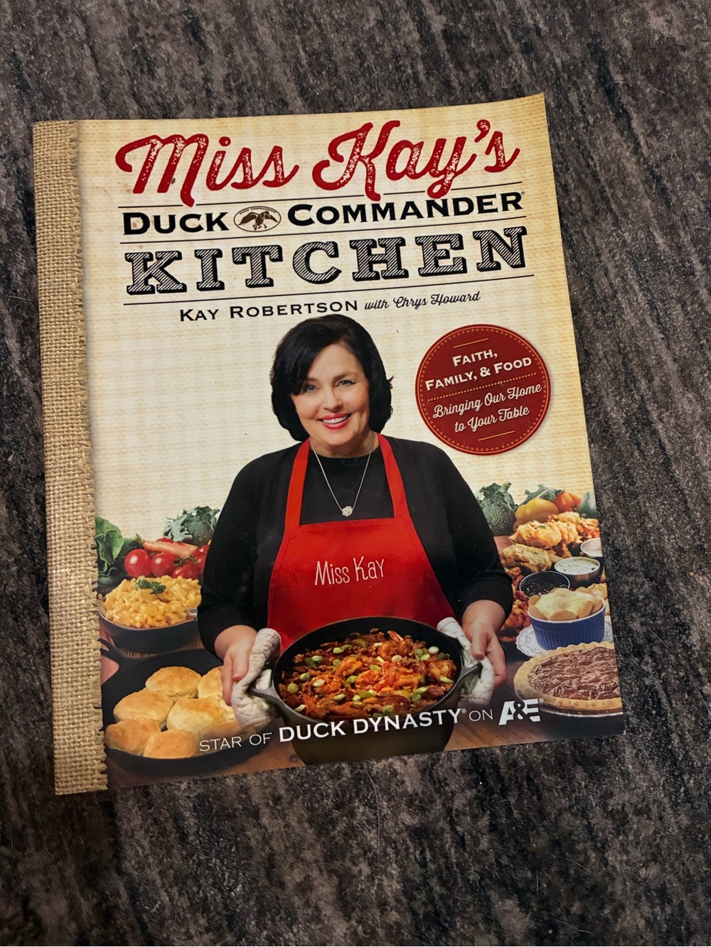 Duck Commander Kitchen Cookbook - Red